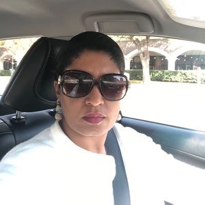 Meet your Posher, Yasmine